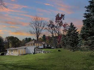 130 Log And Twig Rd, Dingmans Ferry, PA 18328