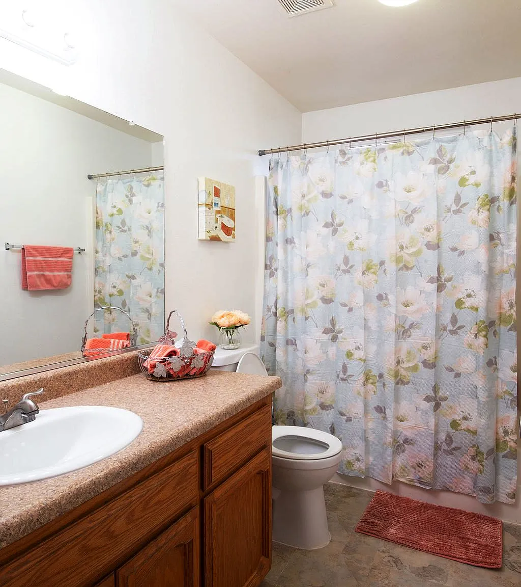 2 bed, 1400 sqft, $1,950 — Photo 4