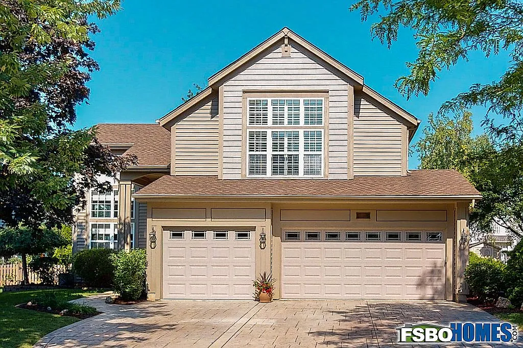 1318 Geneva Ln photo 1