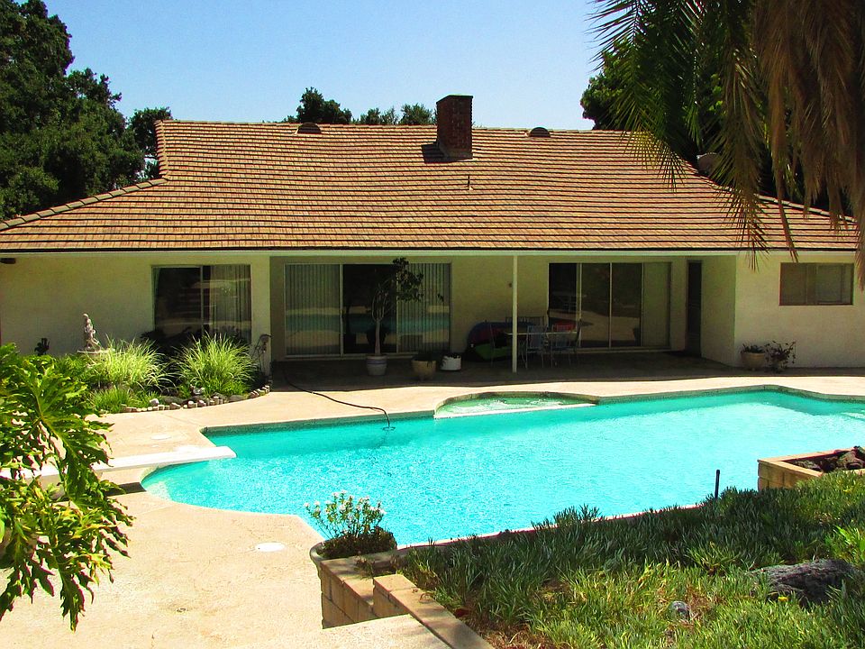 2nd image of 859 W Foothill Blvd