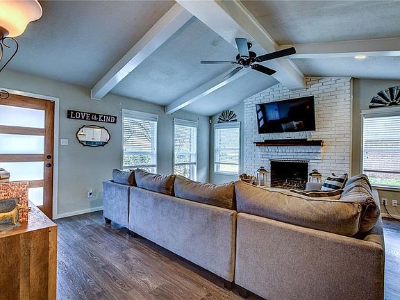 3rd image of 1002 Skyview Dr