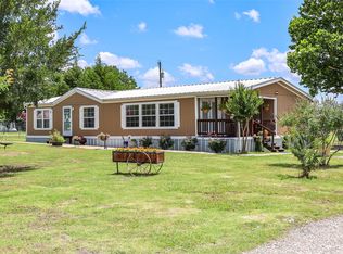 490 N Greenville Ave, Nevada, TX 75173