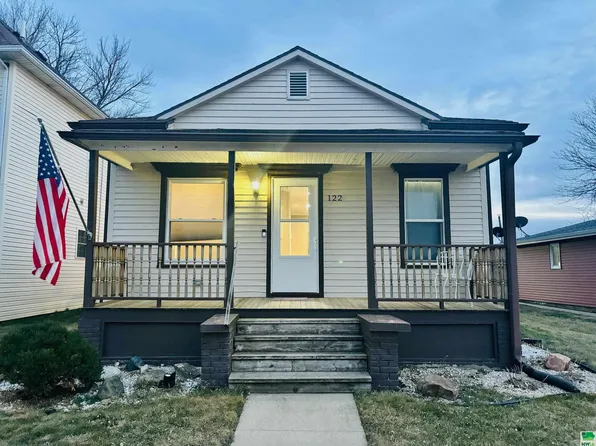 122 Jones St, Moville, IA 51039