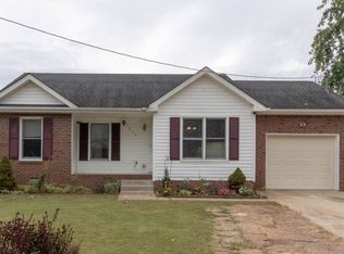 1033 Angela Dr, Clarksville, TN 37042