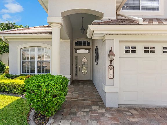 3rd image of 3372 Turnberry Ln
