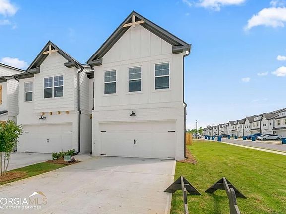 3rd image of 206 Auburn Valley Way