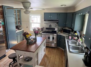 50 High St, Amesbury, MA 01913