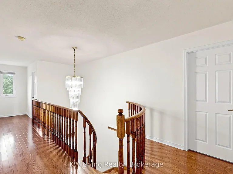 33 Southgate Cres — Photo 20