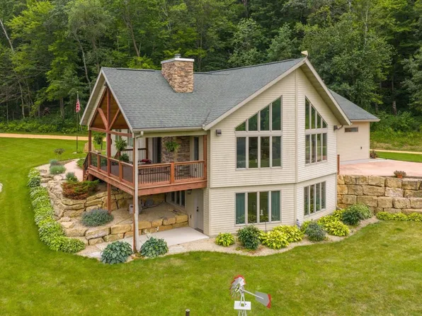 4198 Wilson Road, Dodgeville, WI 53533