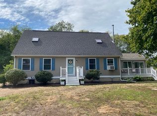 4 Brook Rd, Swansea, MA 02777