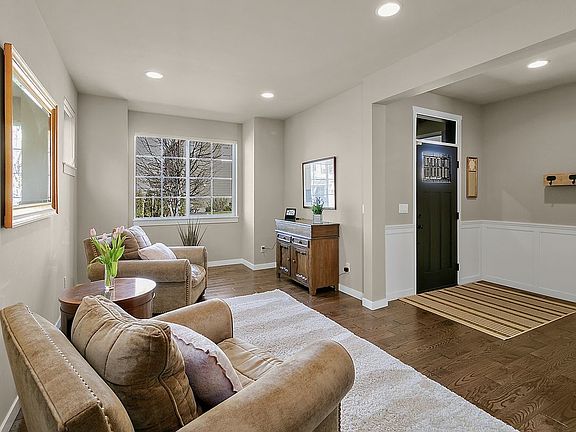 4th image of 34121 SE Mahonia St