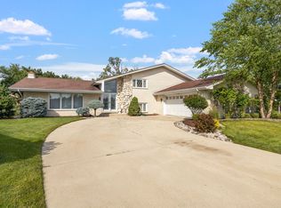 7808 Ponderosa Ct, Orland Park, IL