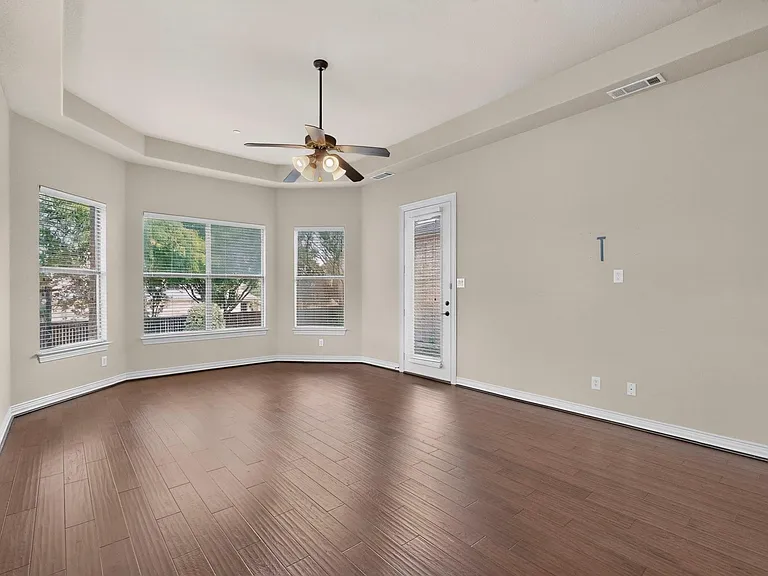 475 Fenwick Dr — Photo 17