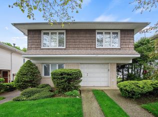 107 Oakville St, Staten Island, NY 10314