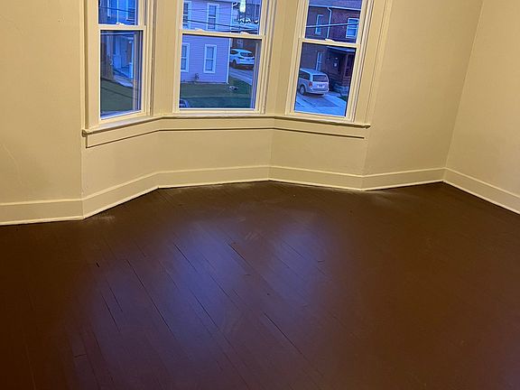 5th image of 724 W North St