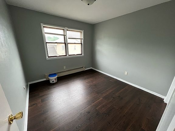 4th image of 1560 Willis Ave #10903454