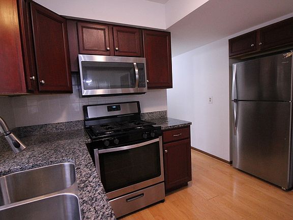 5th image of 2740 N Marmora Ave