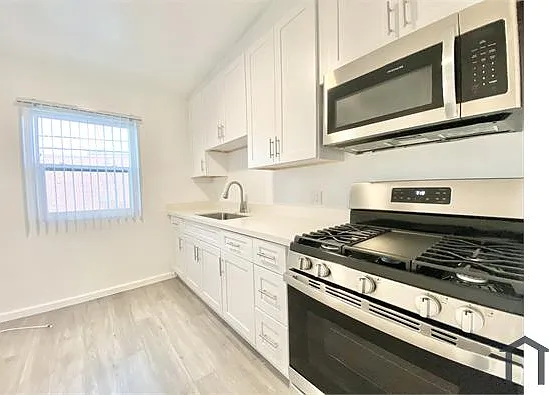 2621 Brighton Ave #11 — Photo 2