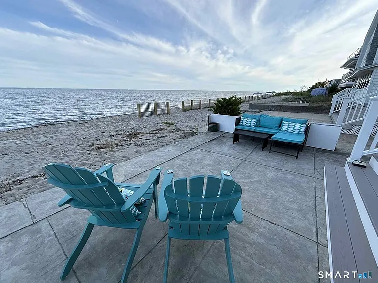 1895 Fairfield Beach Rd — Photo 1