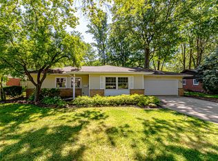 28673 Aspen Dr, North Olmsted, OH 44070