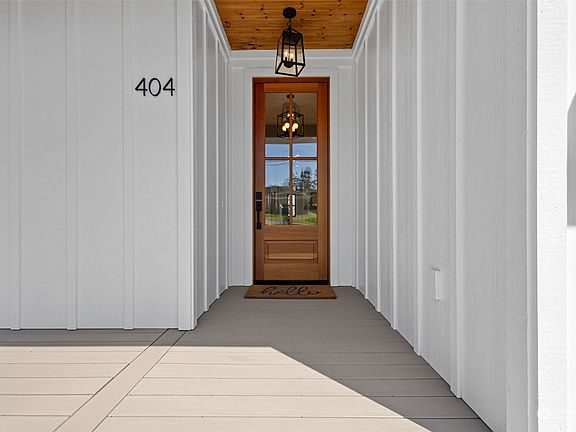 5th image of 404 NE 6th Street