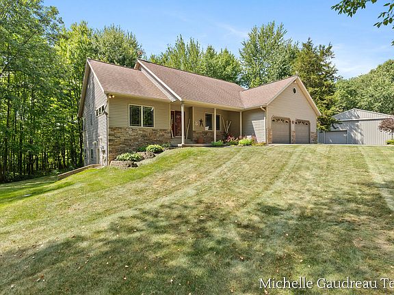 3rd image of 6244 Black Creek Dr