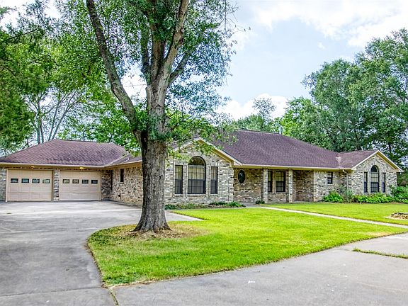 4th image of 655 Farmers Rd