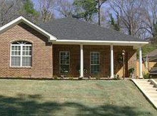 1118 6th St N, Columbus, MS 39701