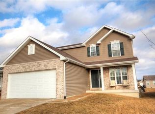 606 Lazy River Ct, Saint Paul, MO 63366