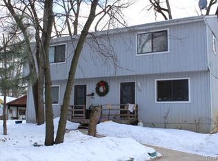 236 Dartmoor St, Whitmore Lake, MI 48189