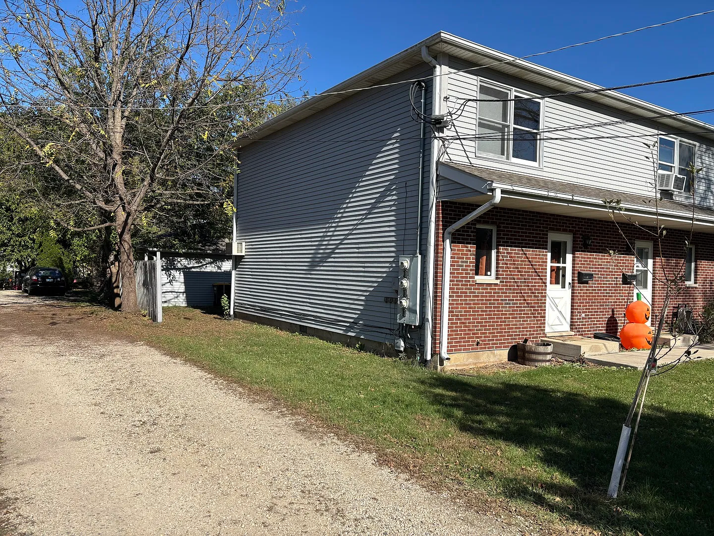 2 bed, 1.5 bath, 1000 sqft, $1,650 — Photo 2