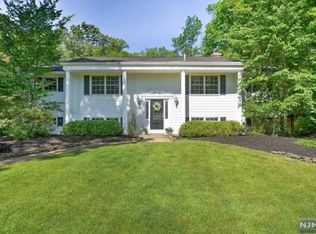 34 Chilhowie Dr, Kinnelon, NJ 07405