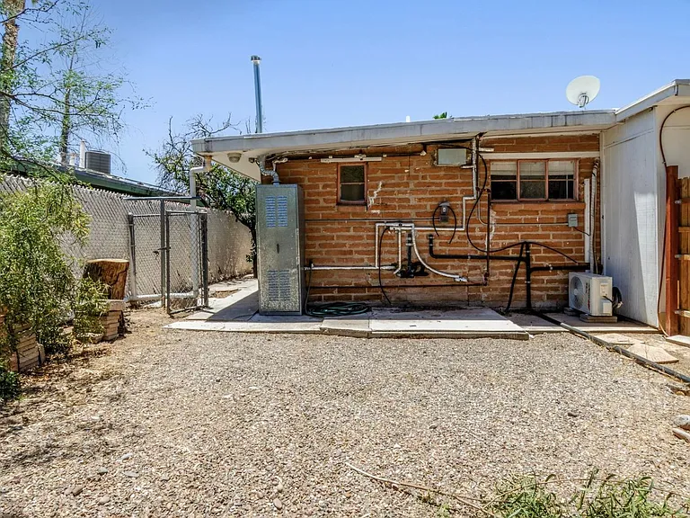 3225 E Patricia St — Photo 13