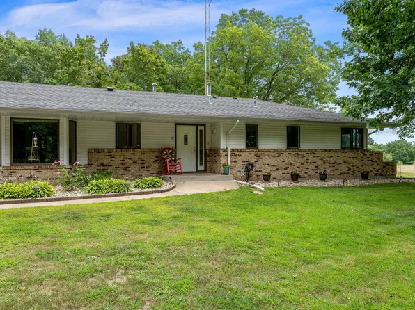 7733 Owen Center Rd, Rockford, IL 61101