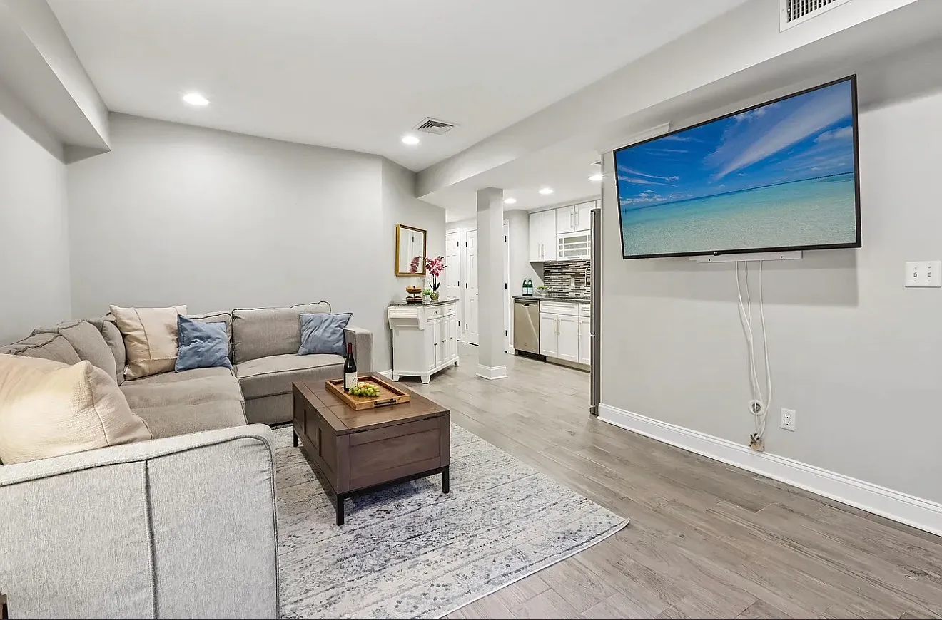2 bed, 1077 sqft, $4,750 — Photo 4