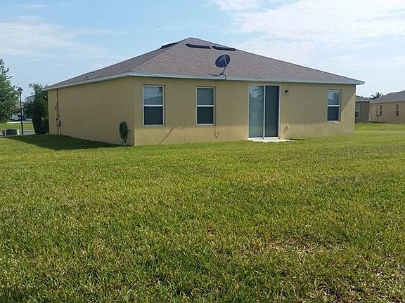 3rd image of 3902 Hanging Vine Ct