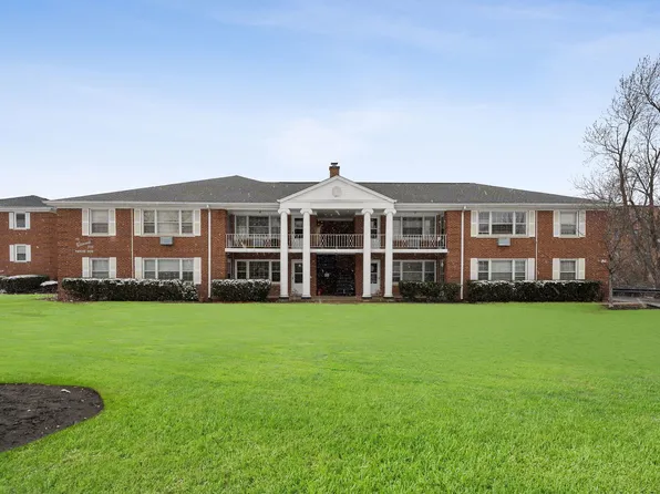 2000 Parkside Dr APT B2, Park Ridge, IL 60068