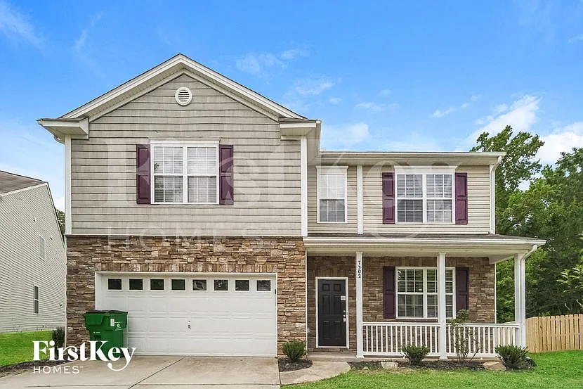 4 bed, 2.5 bath, 3255 sqft, $3,480 — Photo 2