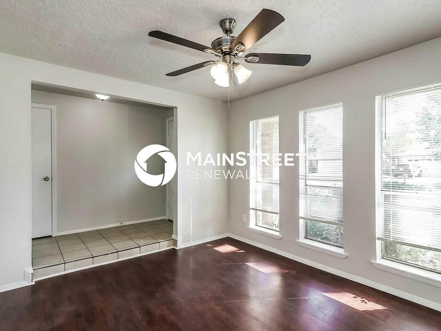 3730 Nutwood Ln — Photo 2