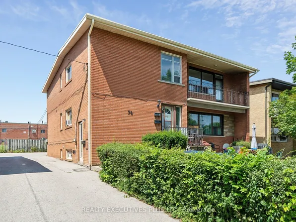 74 Calstock Dr, Toronto, ON M9V 1H2