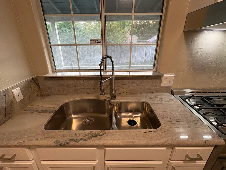 412 W B St #B — Photo 9