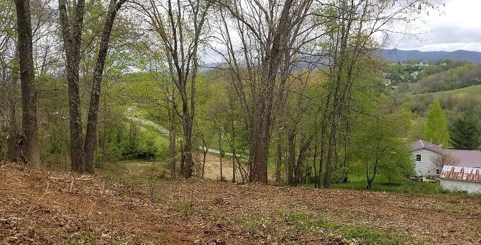 2nd image of 190 Saddleback Rd