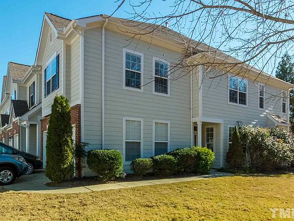 2nd image of 202 Bartlett Cir