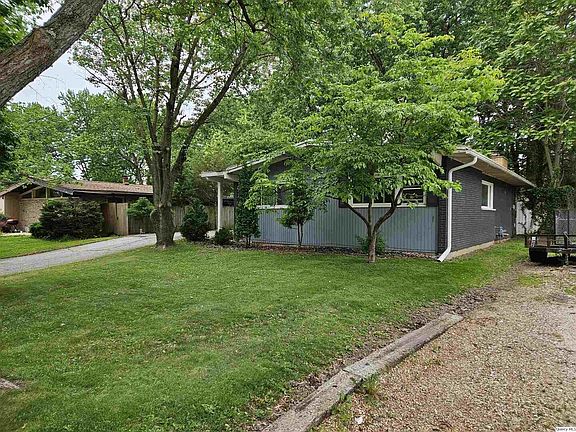 3rd image of 612 Edgewood Dr