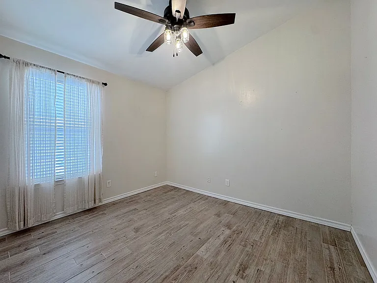848 Sunset Park Dr — Photo 24