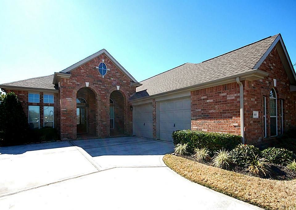 2nd image of 605 Sable Terrace Ln