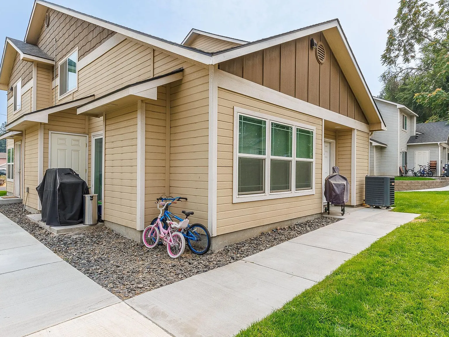 Highlands Townhomes — Photo 2