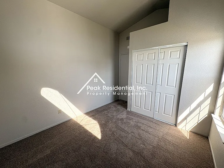5621 Summit Dr — Photo 31