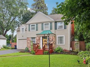 38 Kiniry Dr, Rochester, NY 14609