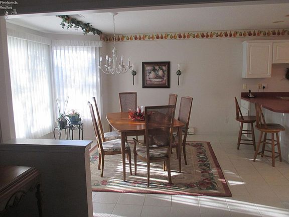 4th image of 2107 Lakefield Dr